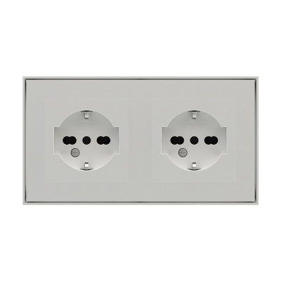"Presa elettrica con standard italiano Serie 71 Ekinex